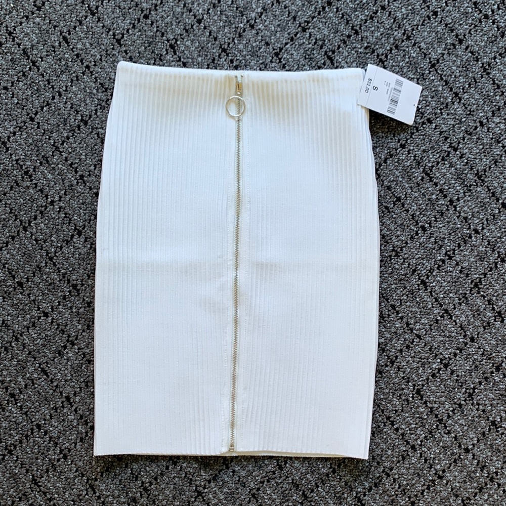White ribbed skirt
